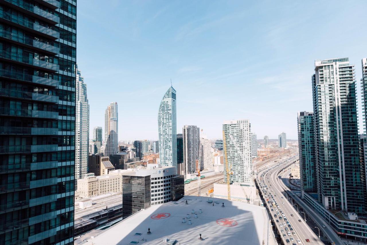 Sarkar Suites - Maple Leaf Square Toronto Exterior photo