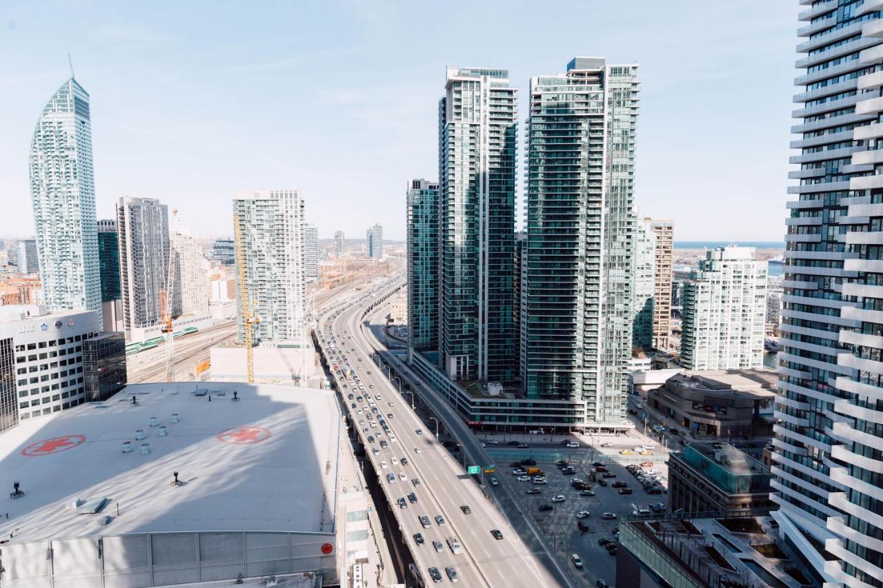 Sarkar Suites - Maple Leaf Square Toronto Exterior photo